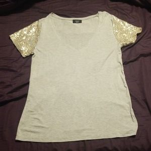 Vicci stand out sequin sleeve top NEVER WORN